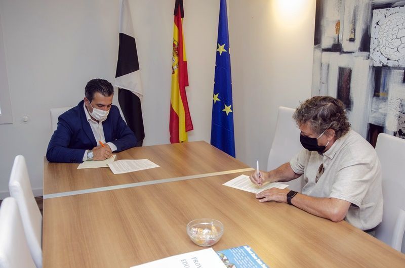Cultura renueva el convenio con la Asociación Coral de Ceuta