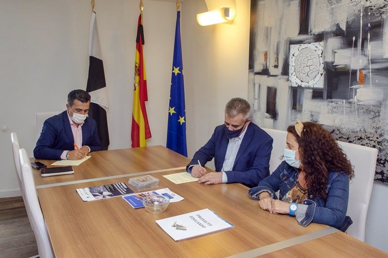 La Ciudad firma un convenio de colaboración con la Asociación Cultural Tertulia Flamenca