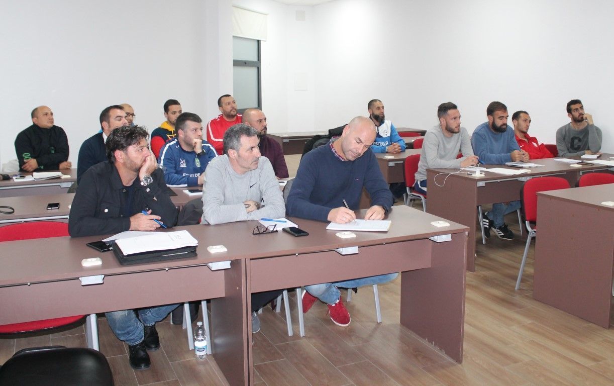 Comienza el Curso de Entrenador de Fútbol Nivel Avanzado con 18 inscritos 