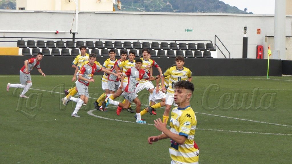 Victoria y dosis de moral para el Sporting de Ceuta (3-0)