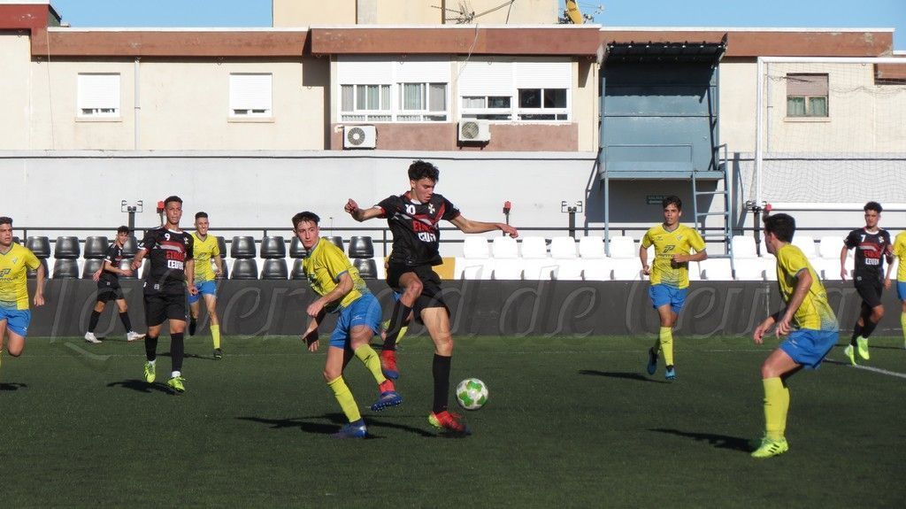 El Sporting cae en casa frente al Tomares (0-1)