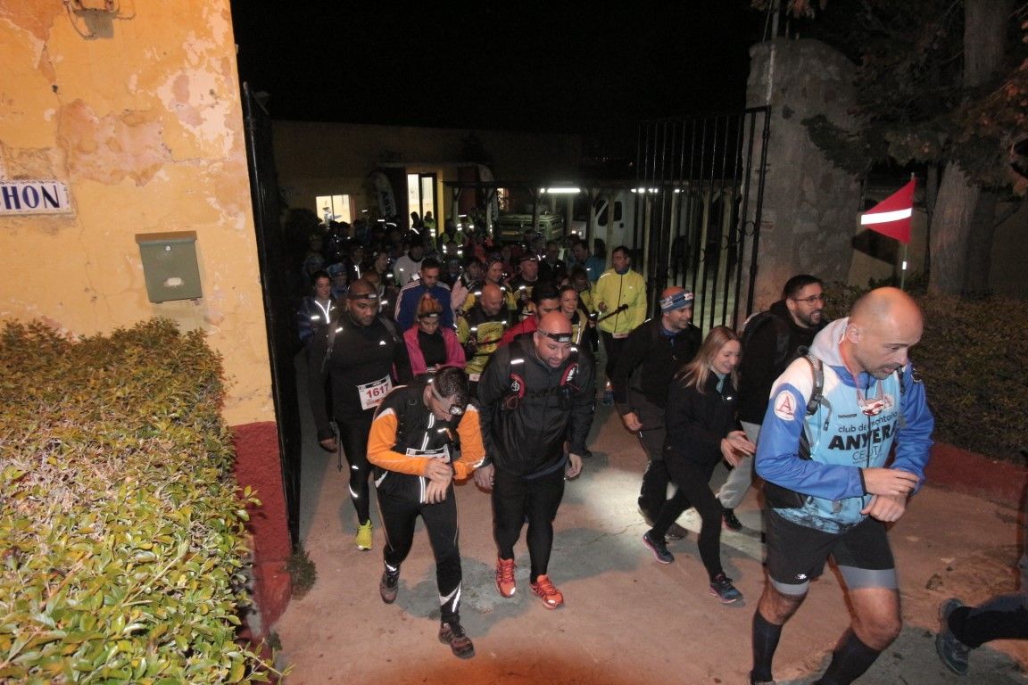 Unos 60 senderistas en la ruta ‘Sierra de Cimera’