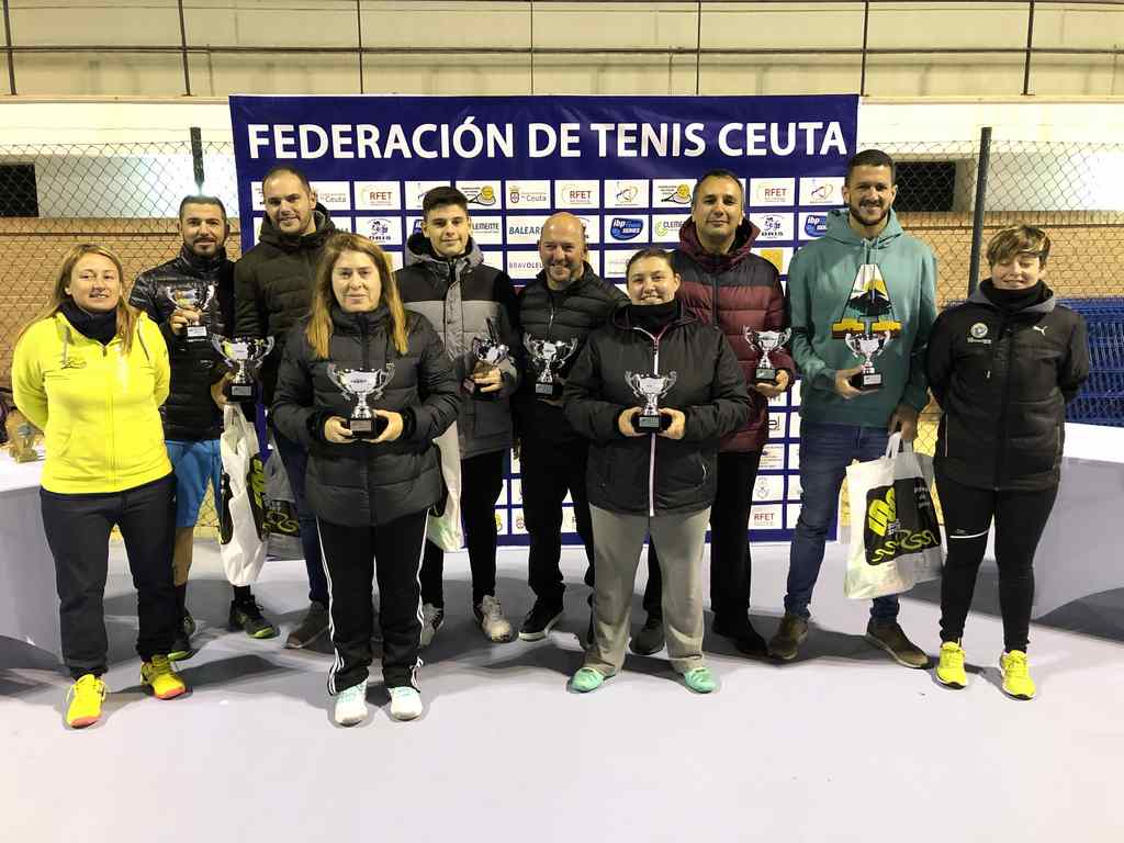 Finalizó, con las finales, la ‘III Liga de Tenis’. Fotos cedidas.