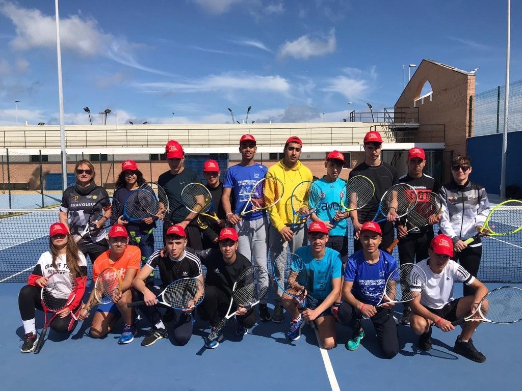 La Federación de Tenis continúa con su programa "Tenis para todos" 