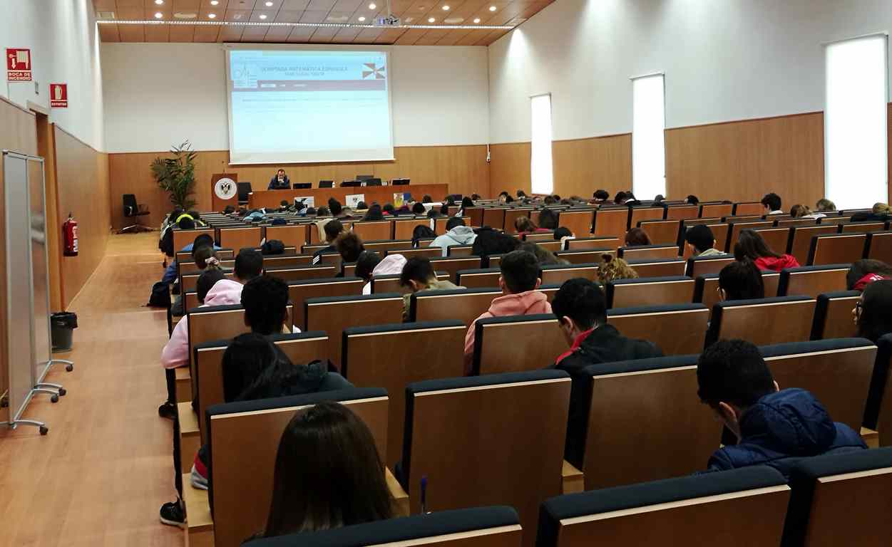        El campus universitario acoge la Fase local de la LVI Olimpiada Matemática