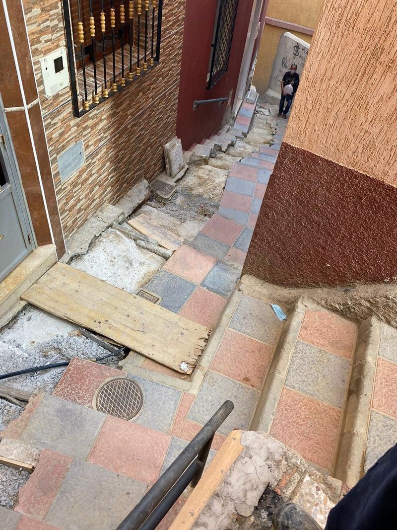 Los socialistas comprueban el estado de las obras que se llevan a cabo en El Príncipe tras las denuncias realizadas por la formación
