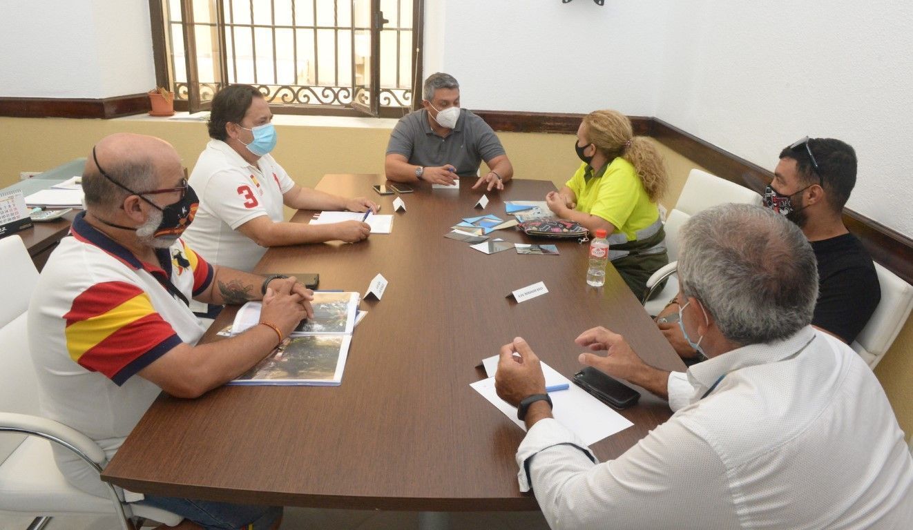 El Consejero de Servicios Urbanos se reúne con las barriadas de Miramar Bajo, Los Rosales y Juan XXIII