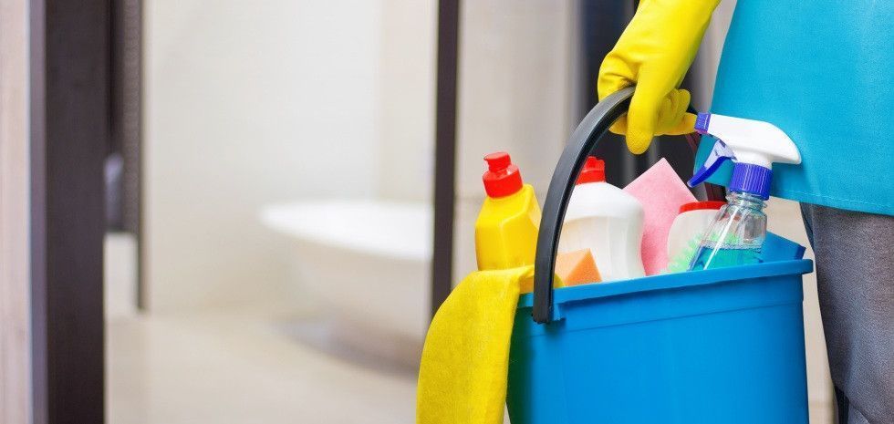 Los consumidores aconsejan combinar limpieza y desinfección en el hogar
