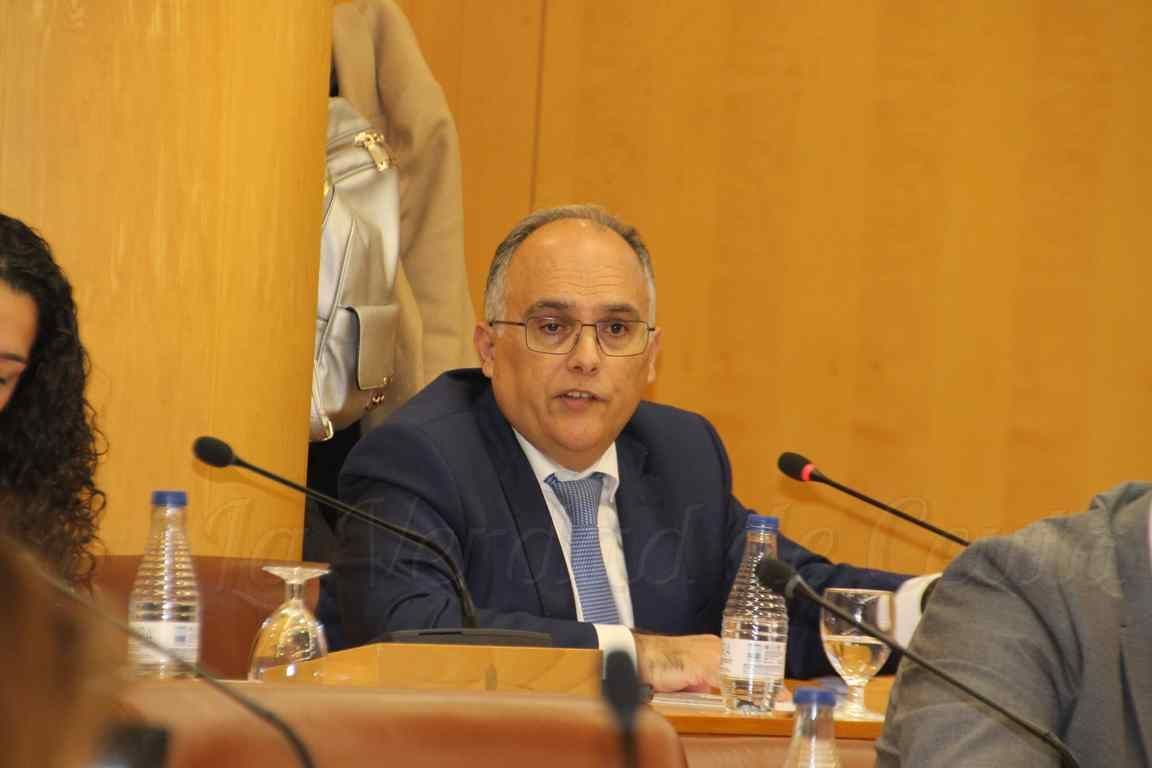 El Gobierno no devuelve las competencias al Pleno por ser una ciudad de "gran población"