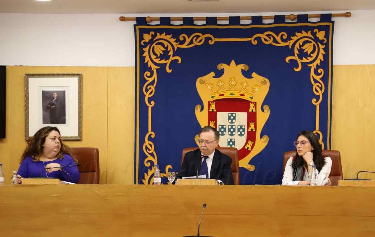 Los portavoces firman una declaración institucional en favor de la convivencia tras los insultos y malas maneras en los plenos