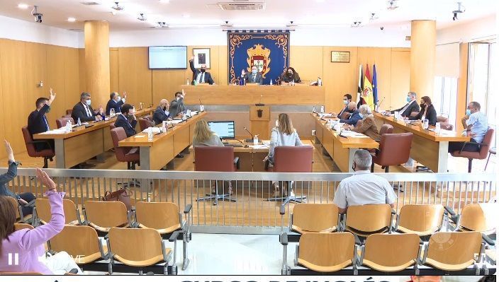 El Pleno rechaza nuevas medidas para los MENAS, entre ellos la construcción de un nuevo centro
