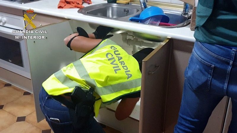 La Guardia Civil desmantela una organización dedicada al tráfico de drogas deteniendo 30 personas e incautando más de 6 toneladas de hachís