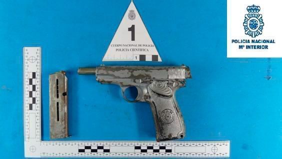 La Policía Nacional interviene en el Príncipe en un robo con fuerza, incautando un arma de fuego