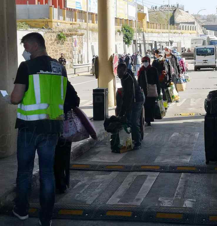190 marroquíes han regresado hoy a su país a través de la frontera del Tarajal, según la Delegación del Gobierno
