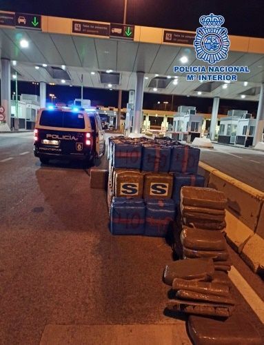 La Policía Nacional detiene a una persona e incauta 4596 kilos de hachís en el puerto de Algeciras