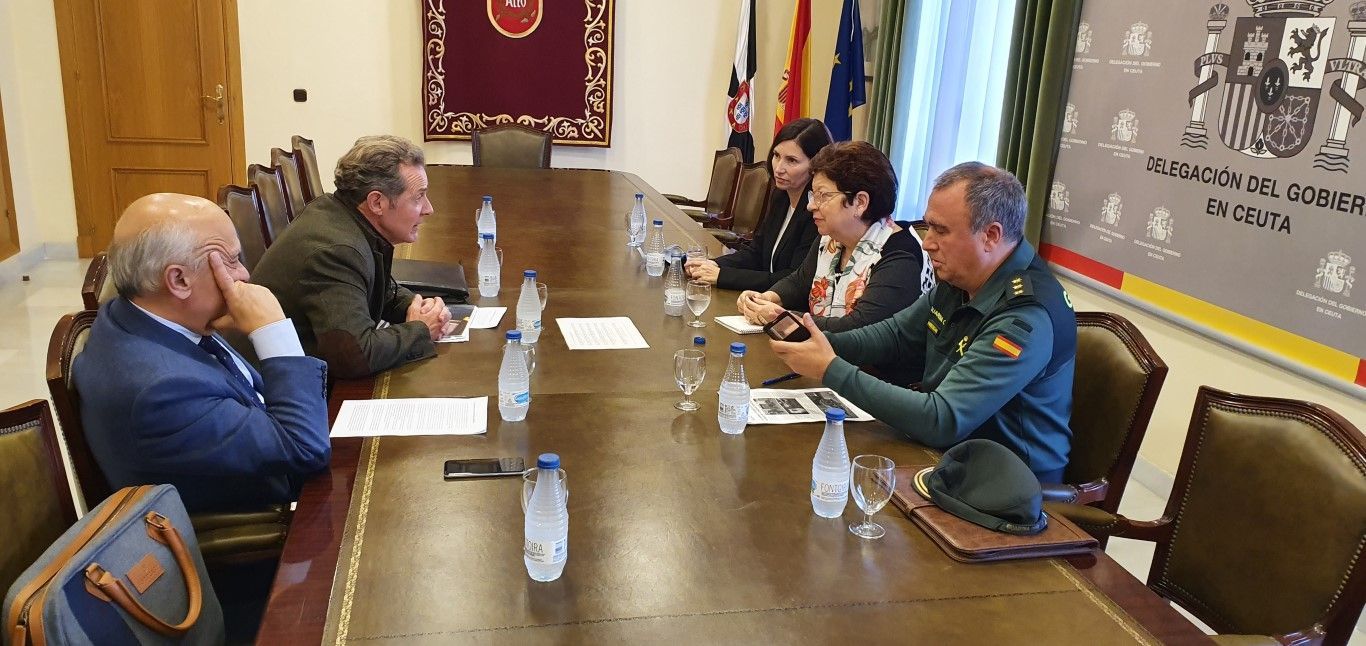 Acuerdo y voluntad de colaboración entre la empresa de autobuses y la Delegación del Gobierno