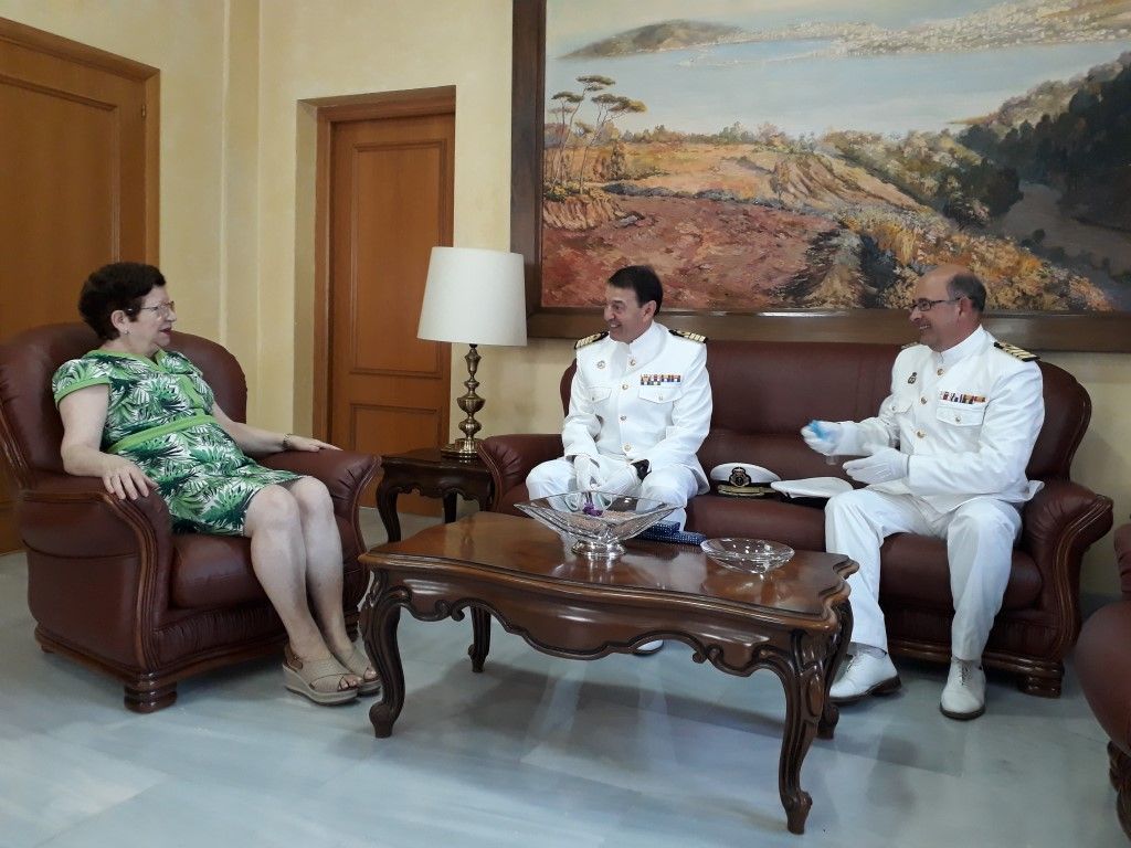 La delegada del Gobierno recibe al nuevo Comandante Naval de Ceuta 