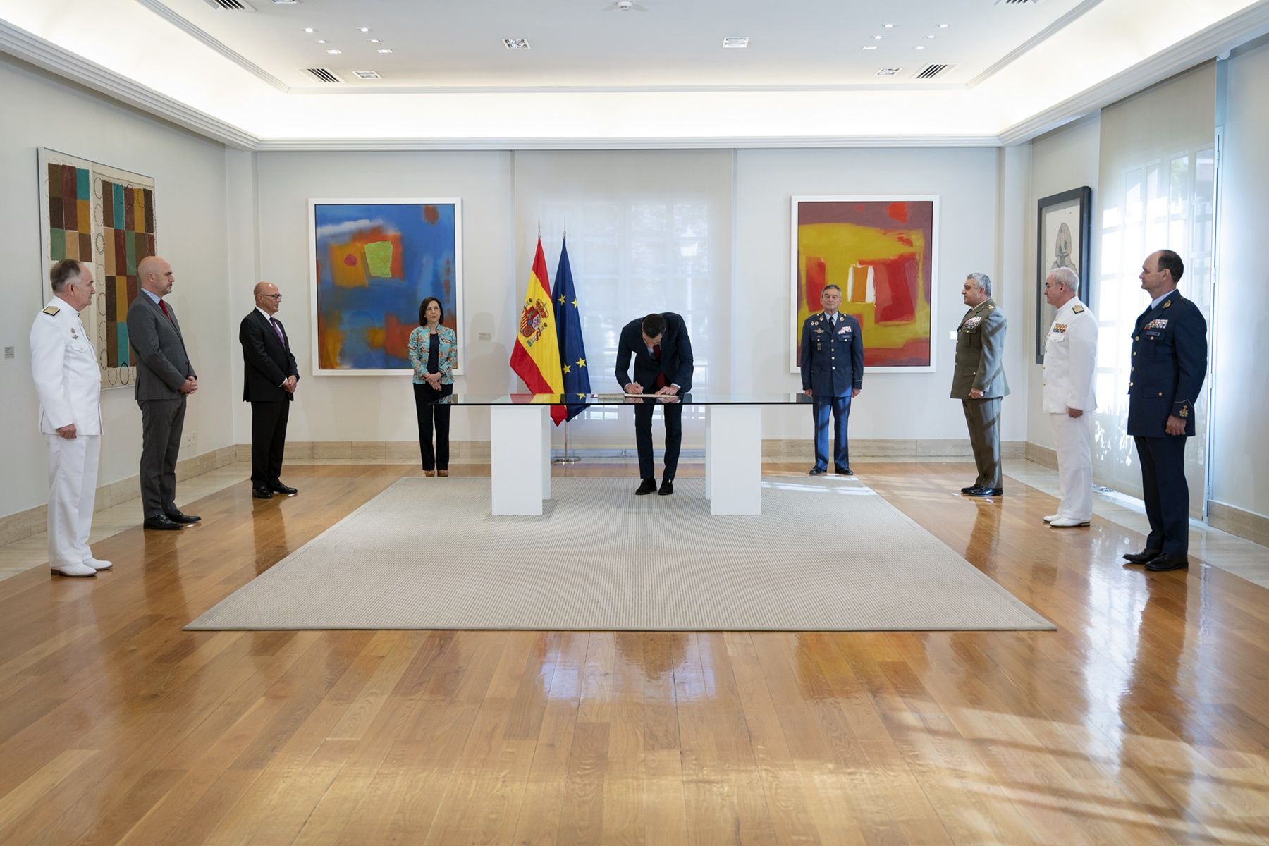 El presidente del Gobierno firma la nueva Directiva de Defensa Nacional, moderna y para el siglo XXI