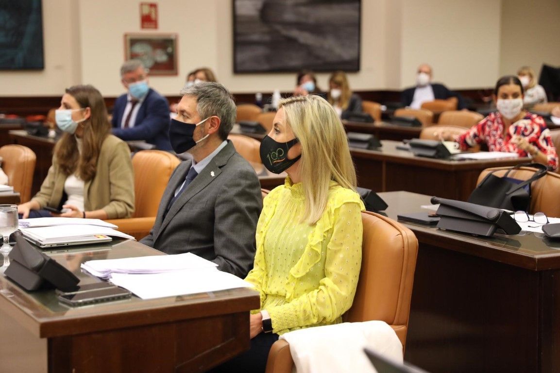 Vox: “Que le expliquen a los parados que España se gasta millones de euros en atender a los MENA”