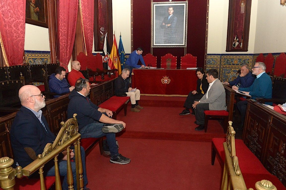 La Ciudad ofrece su apoyo a la Cofradía de Pescadores para la reactivación del sector