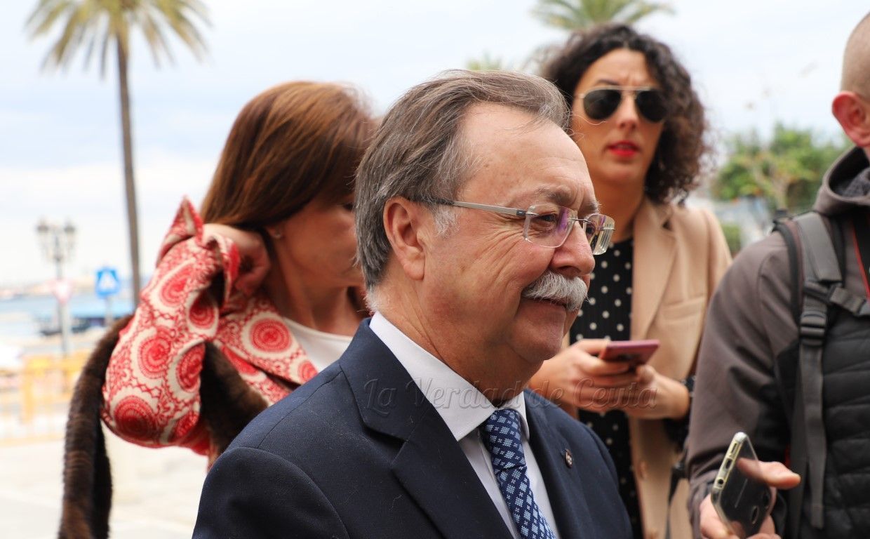 Juan Vivas niega ningún pacto con Vox y no descarta más cambios en su Gobierno
