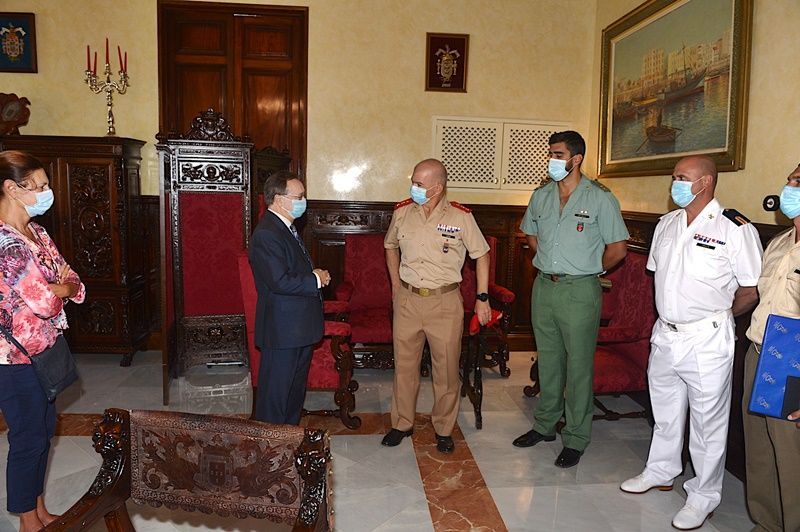 Vivas recibe al coronel Alfonso Bueno Ramiro