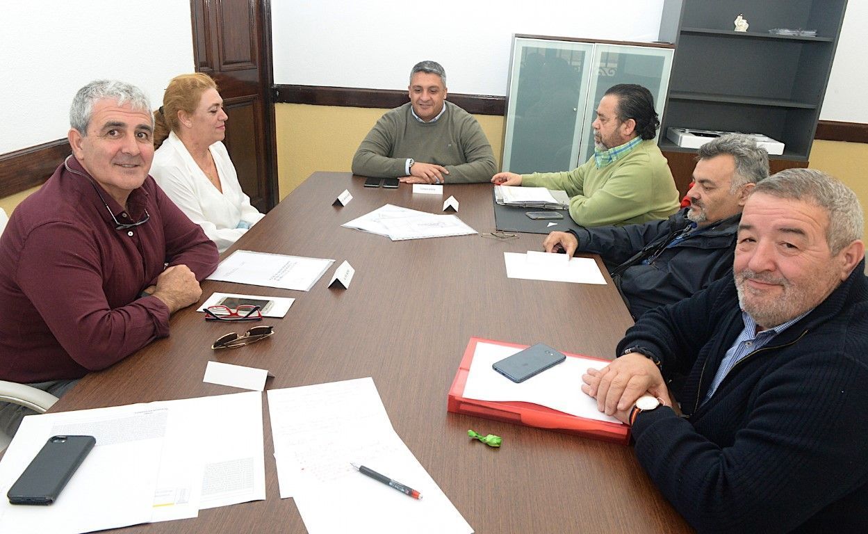El Gobierno de la Ciudad se reúne con los presidentes de varias barriadas