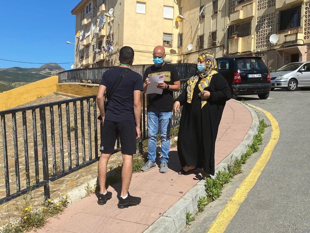 Imagen de una visita anterior de Juan Gutiérrez (PSOE) a la barriada