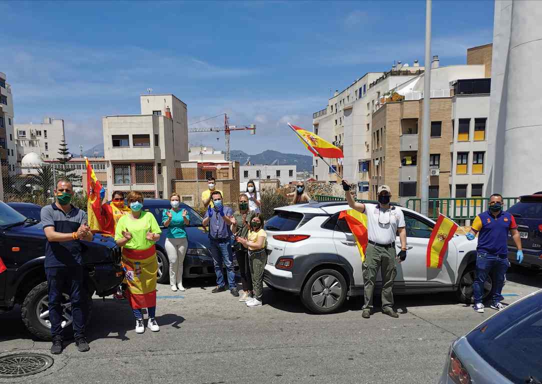 Unos 200 vehículos se suman a la caravana de protesta de Vox