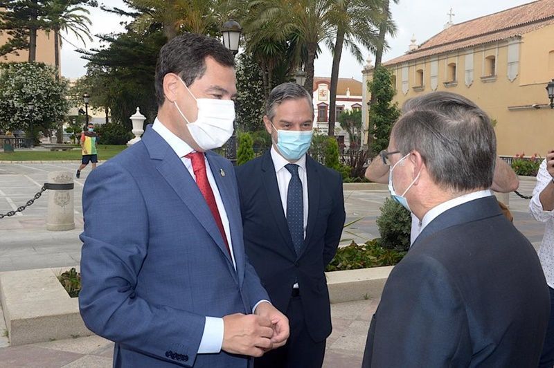 Vivas transmite a Juanma Moreno el apoyo de los ceutíes por el incendio en Sierra Bermeja