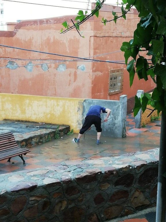 El PSOE exige al consejero de Medio Ambiente que atienda a los vecinos de Villa Aurora