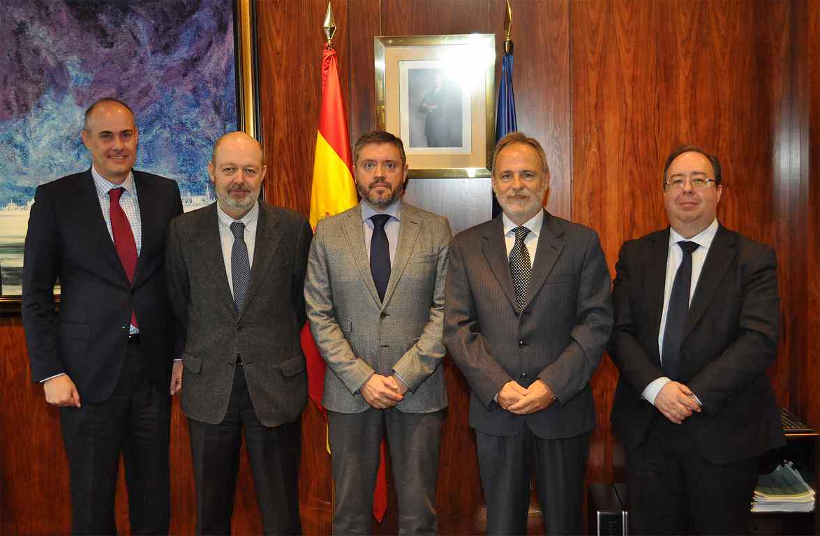 Puertos del Estado analiza el sistema de vigilancia y control medioambiental del puerto de Ceuta