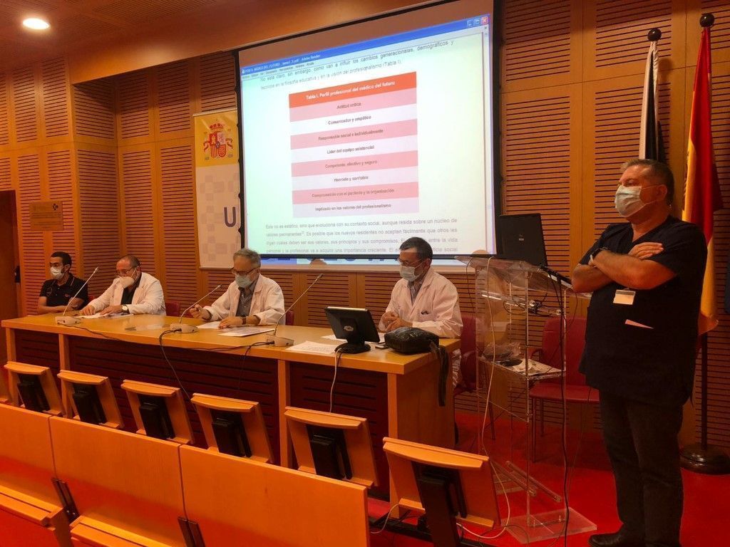 El Hospital Universitario recibe a los nuevos residentes de Medicina y Enfermería