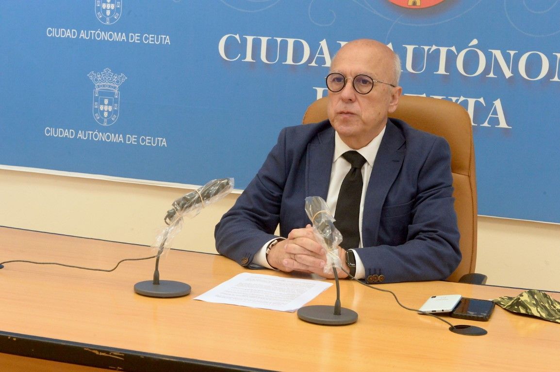 Javier Guerrero confirma la reapertura de las playas y anuncia que Ceuta no pasará a la Fase 3