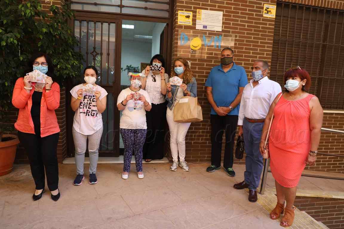 La Comunidad Hindú hace entrega de “mascarillas solidarias” a la Asociación Síndrome de Down