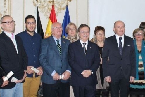 En la imagen, Gabriel León junto al presidente Vivas en un acto por el Día de la Constitución