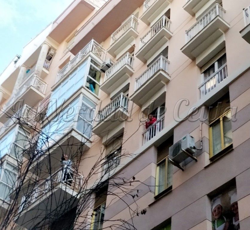 Intento de suicidio en la calle Algeciras, junto a la Plaza de los Reyes