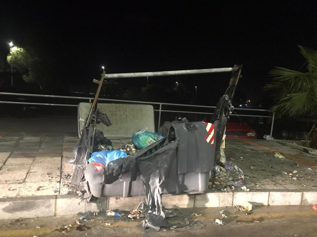 Más contenedores quemados esta noche
