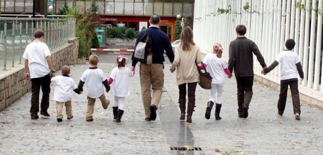 Vox propone activar ayudas a las familias numerosas cuyos progenitores estén afectados por un ERTE
