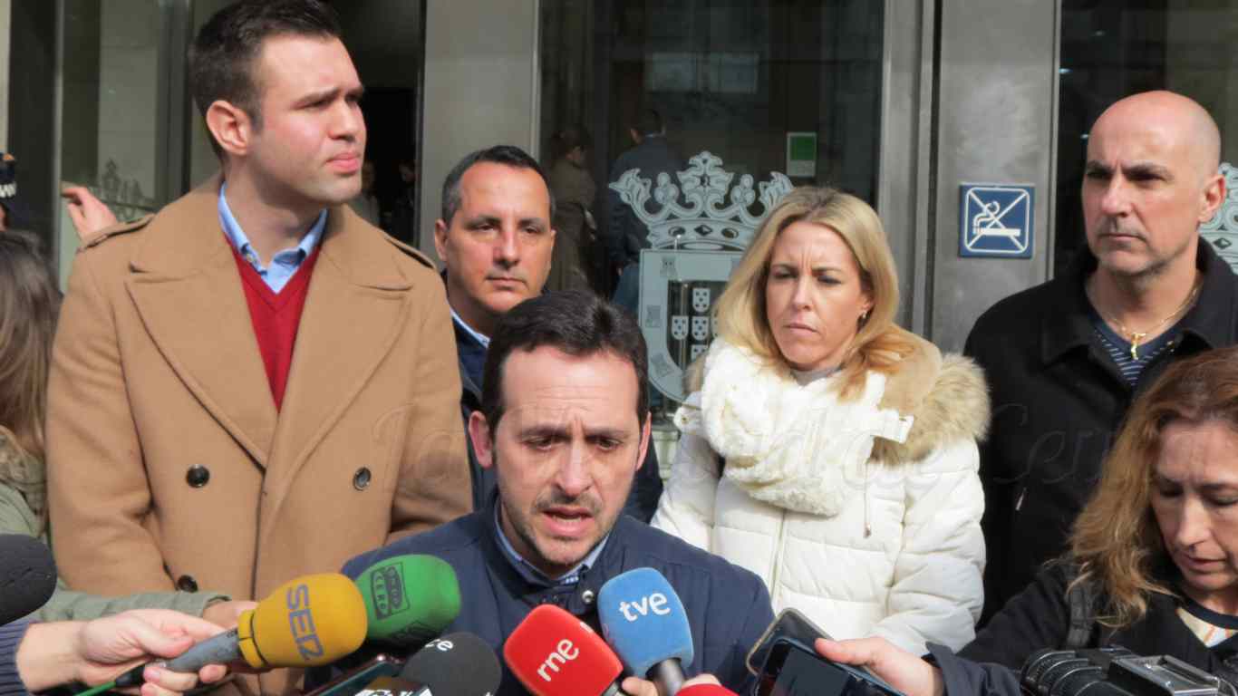 Asmblea.minuto silencio violencia  intrafamiliar Quorum 23 01  3