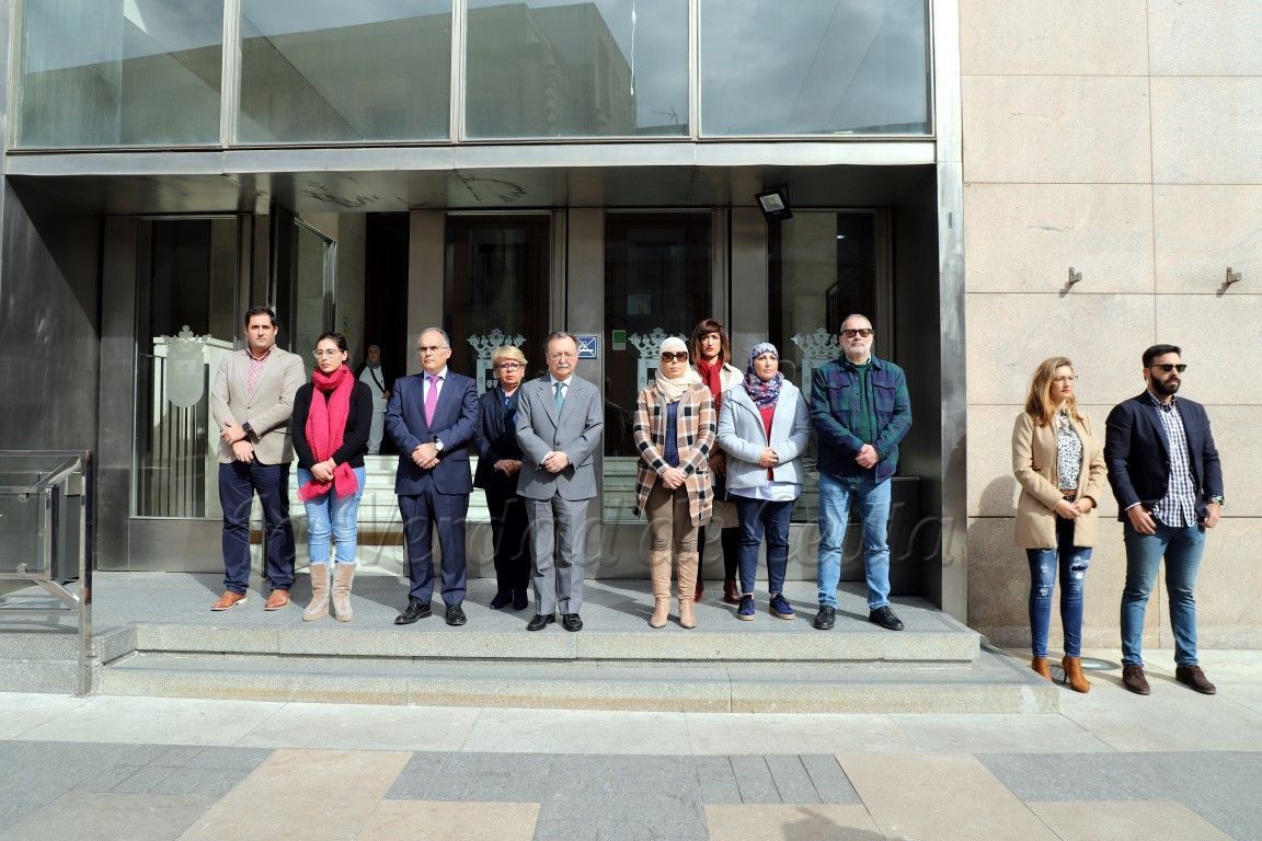Minuto de silencio por el asesinato de una nueva mujer, esta vez en Moraira, Alicante