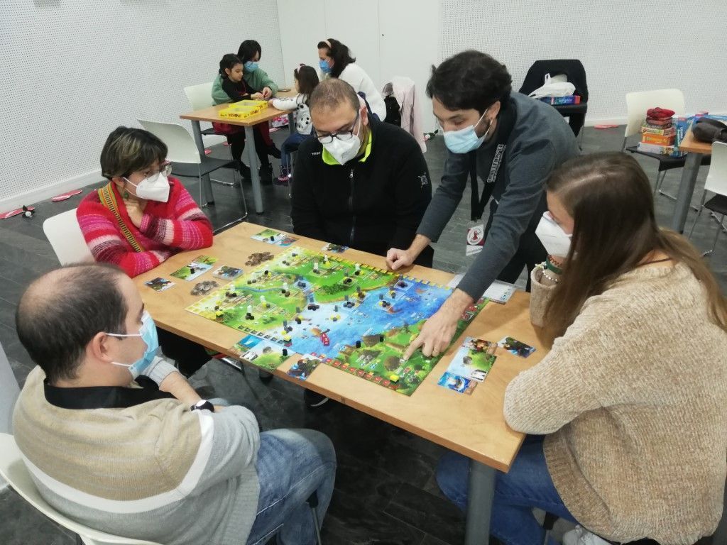 Juegos solidarios entrega alimentos 3