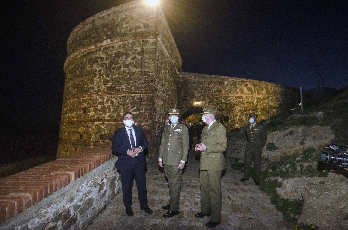 Ciudad y Defensa inauguran la nueva iluminación del Museo del Desnarigado