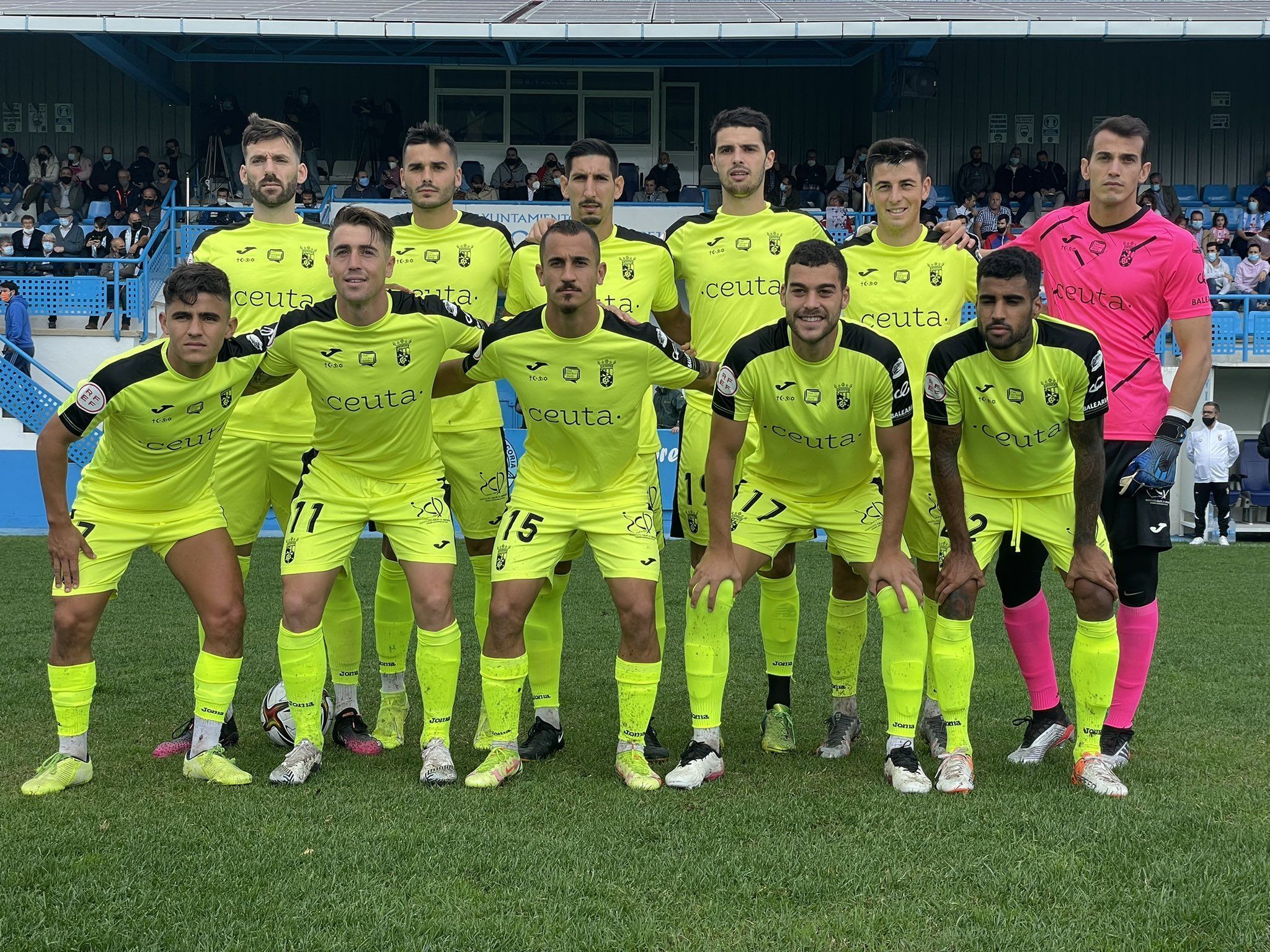 (2-2) La AD Ceuta rescata un punto tras remontar dos goles de desventaja. Fotos: Coria CD