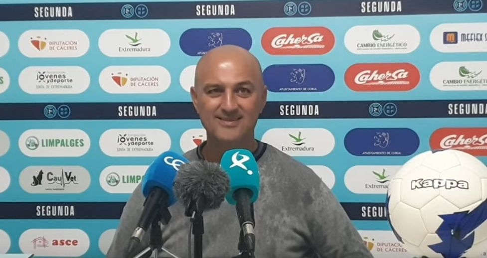 Chus Trujillo da por bueno el punto conseguido en Coria: “nos resistimos a perder”