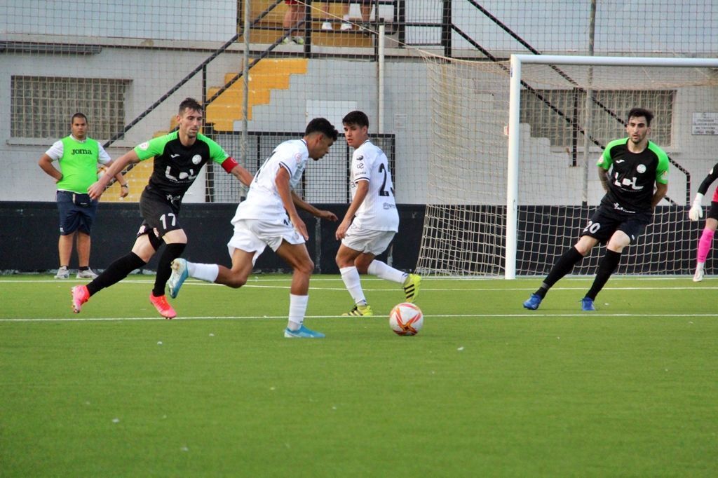 El Ciudad de Lucena vence al Ceuta ‘B’ en el Alfonso Murube (0-2)