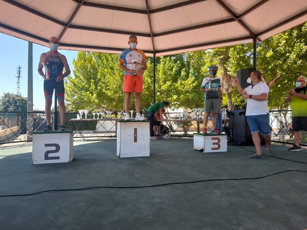 Ignacio de Rux, del Club Tridingo gana el Triatlón Villa del Agua de su categoría