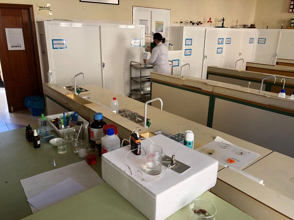 Nueva iniciativa del Siete Colinas : “Reciclamos para aprender”