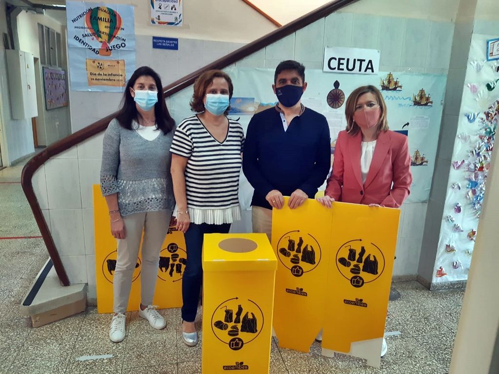 Medio Ambiente distribuye 165 contenedores de reciclaje entre los centros educativos