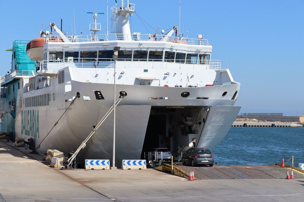 Ceuta Ya!, a favor de recuperar la línea marítima entre Ceuta y Málaga